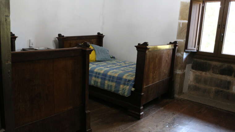 Habitación con camas individuales en La Casona de Cabanzón